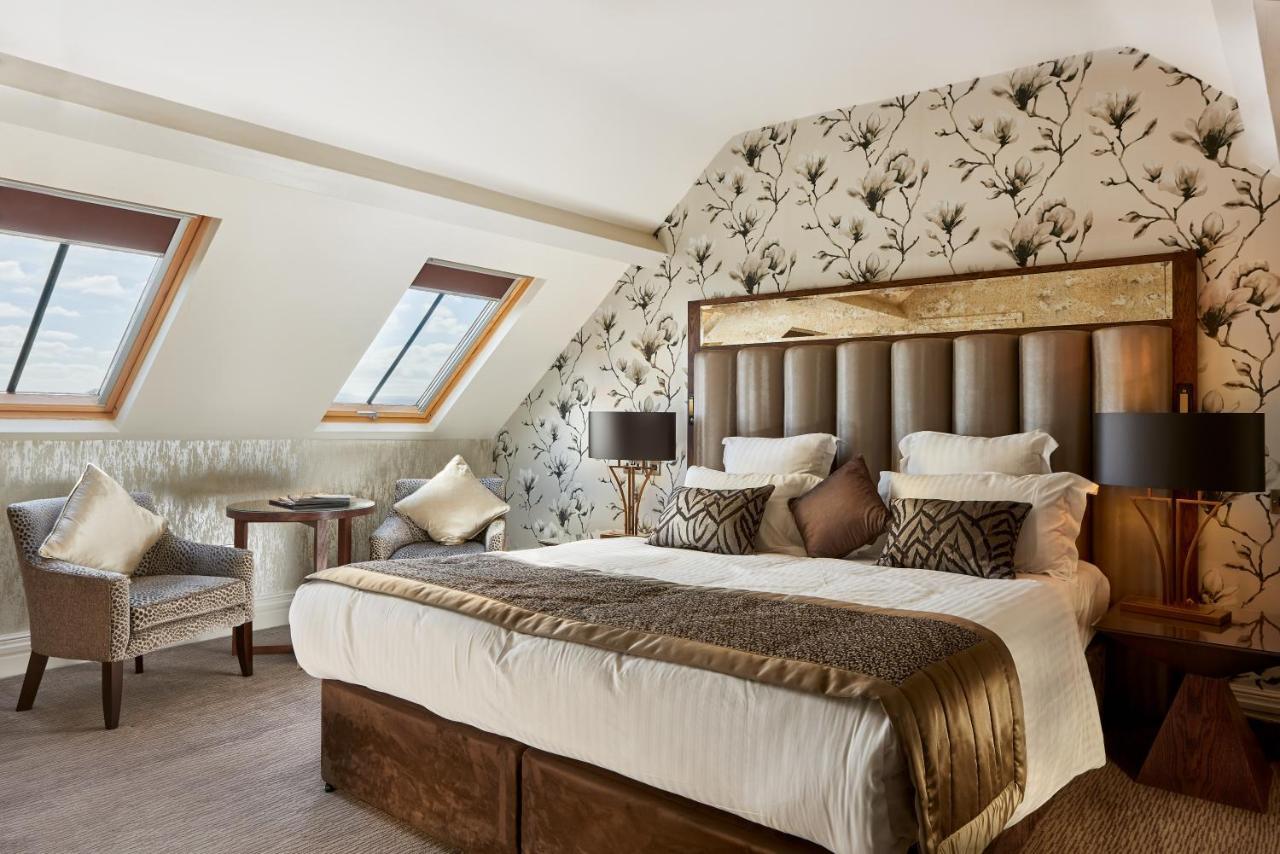 Grosvenor Pulford Hotel & Spa Exteriör bild