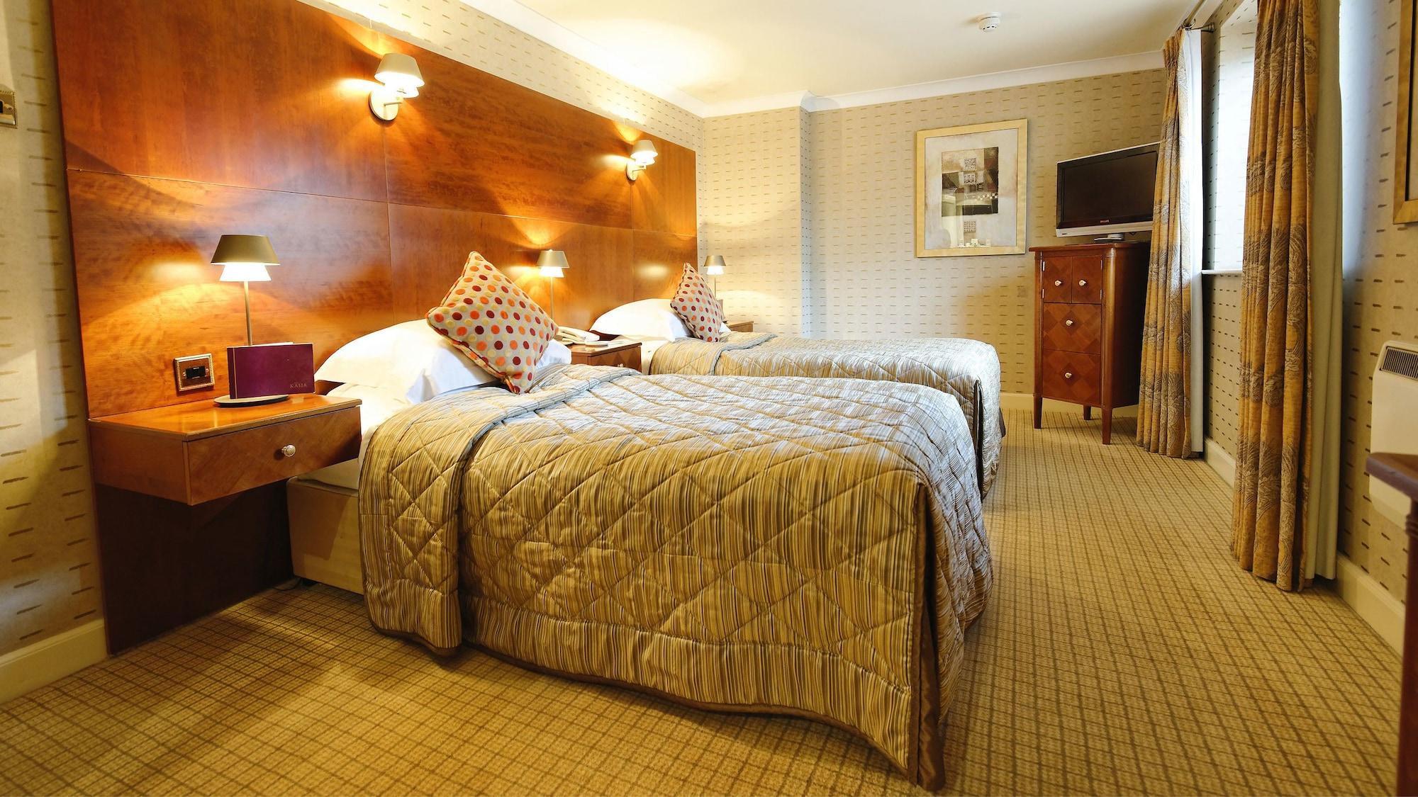 Grosvenor Pulford Hotel & Spa Exteriör bild