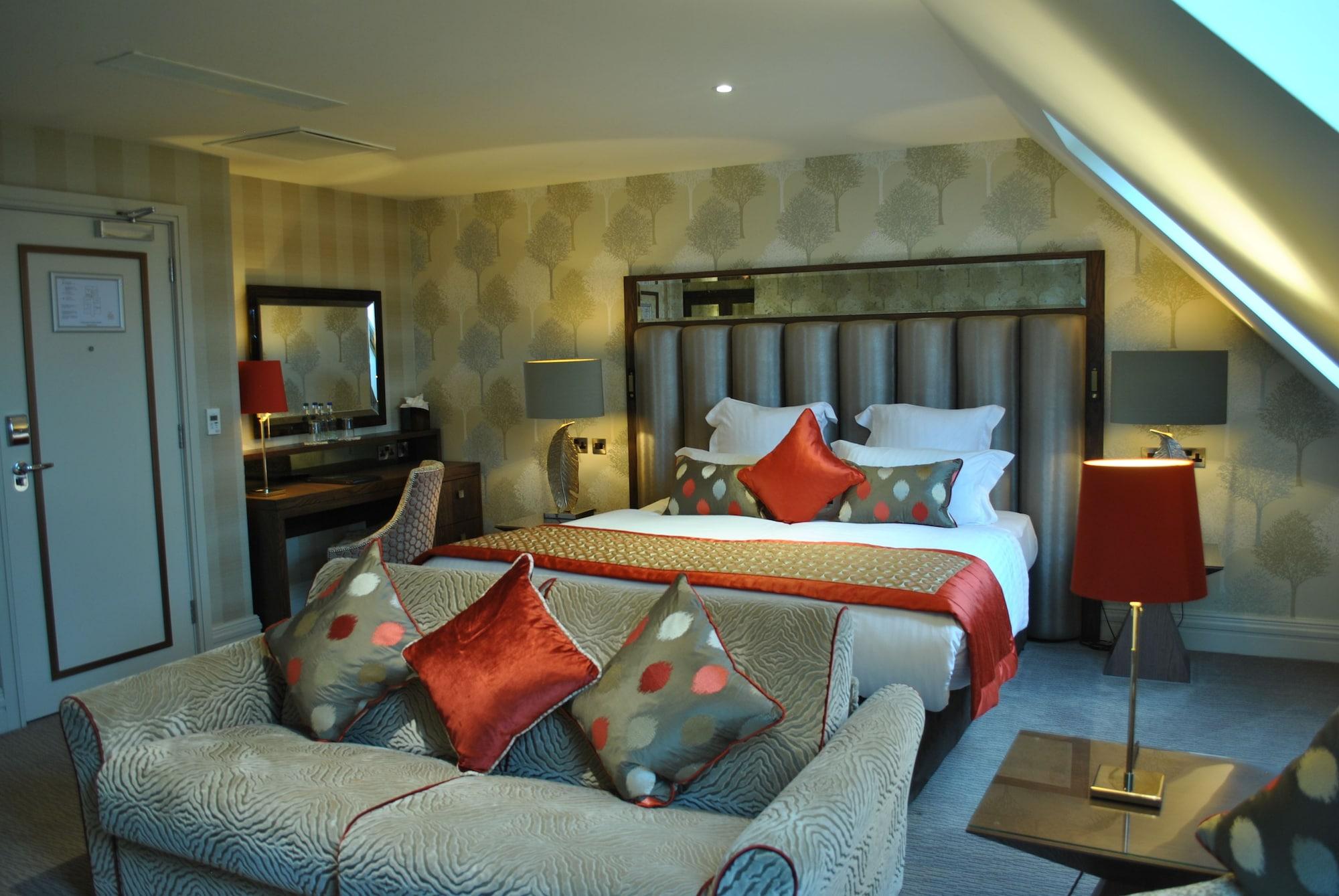 Grosvenor Pulford Hotel & Spa Exteriör bild