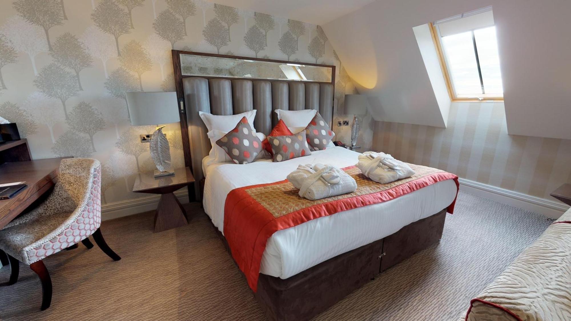 Grosvenor Pulford Hotel & Spa Exteriör bild
