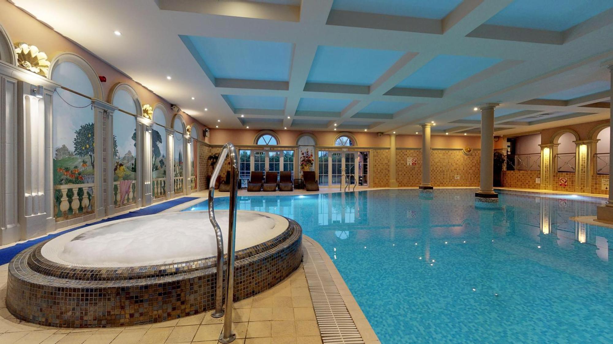 Grosvenor Pulford Hotel & Spa Exteriör bild