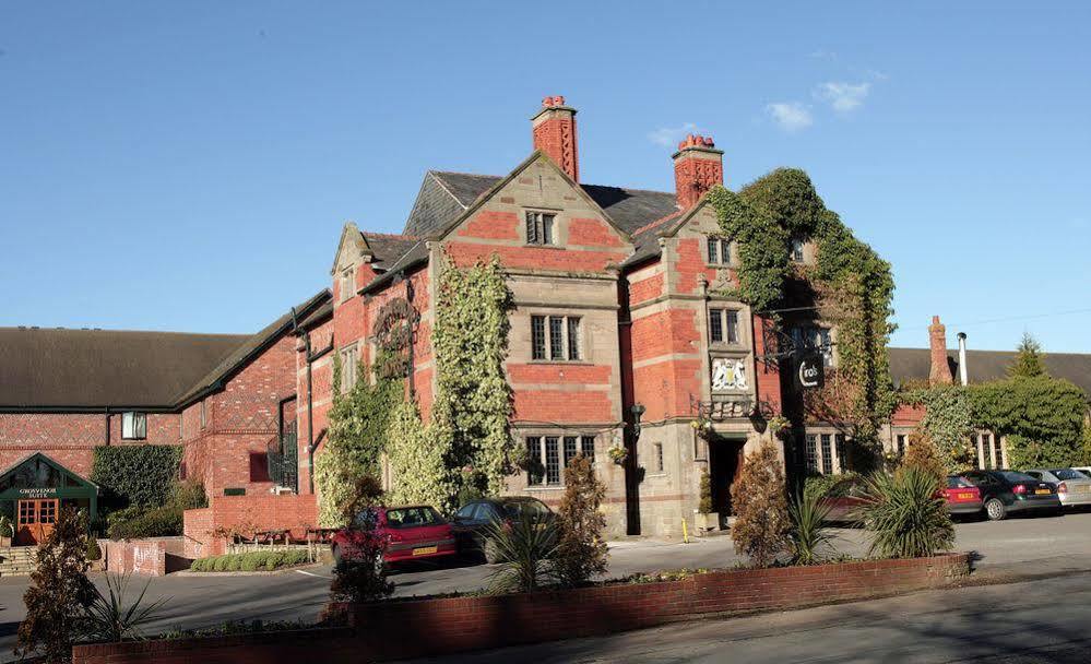 Grosvenor Pulford Hotel & Spa Exteriör bild